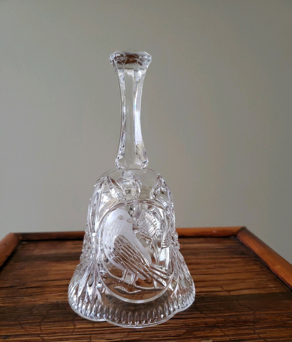BLEIKRISTALLE 24% LEAD CRYSTAL  BELL BIRD FROM THE HOFBAUER COLLECTION 1983