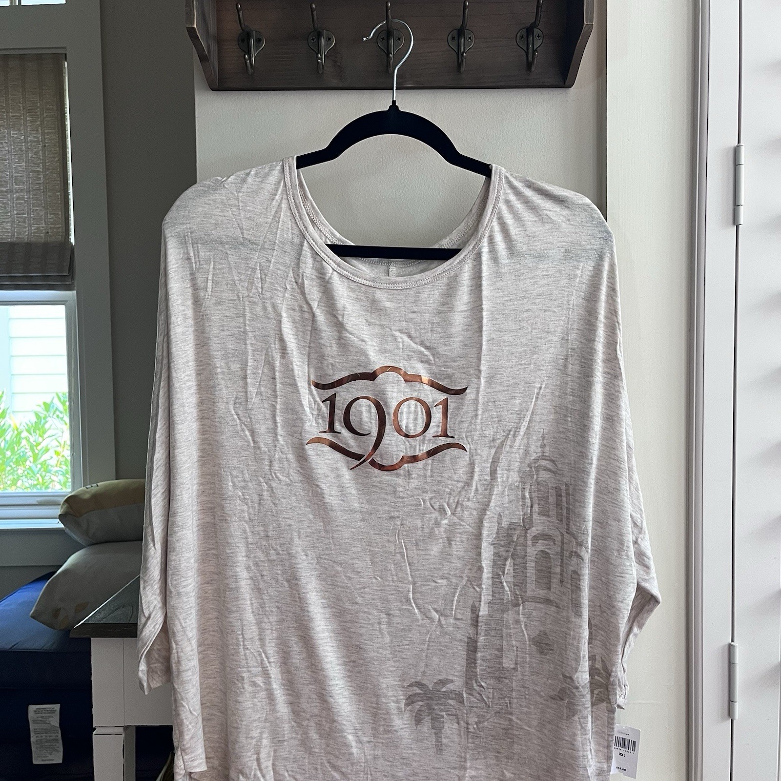 Disney VERY RARE Club 33 1901 Lounge Women’s Shirt Size 2XL - NWT