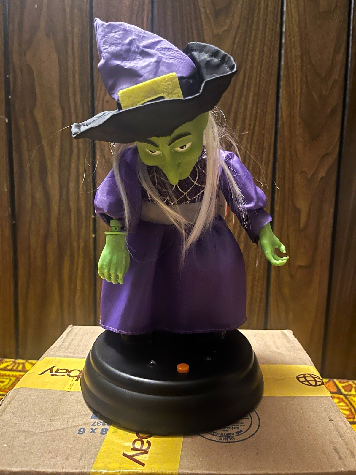 Gemmy Grave Raver/Groovin Ghoulie Cartoon Witch Animated Halloween VIDEO WORKS