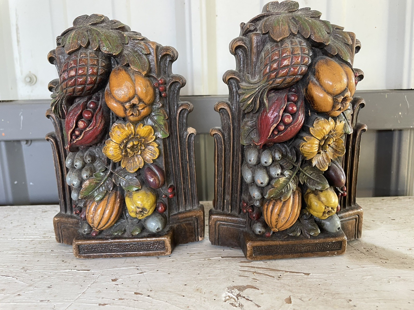 Vintage Syroco Wood Bookends Floral Fruits & Berries New York NL