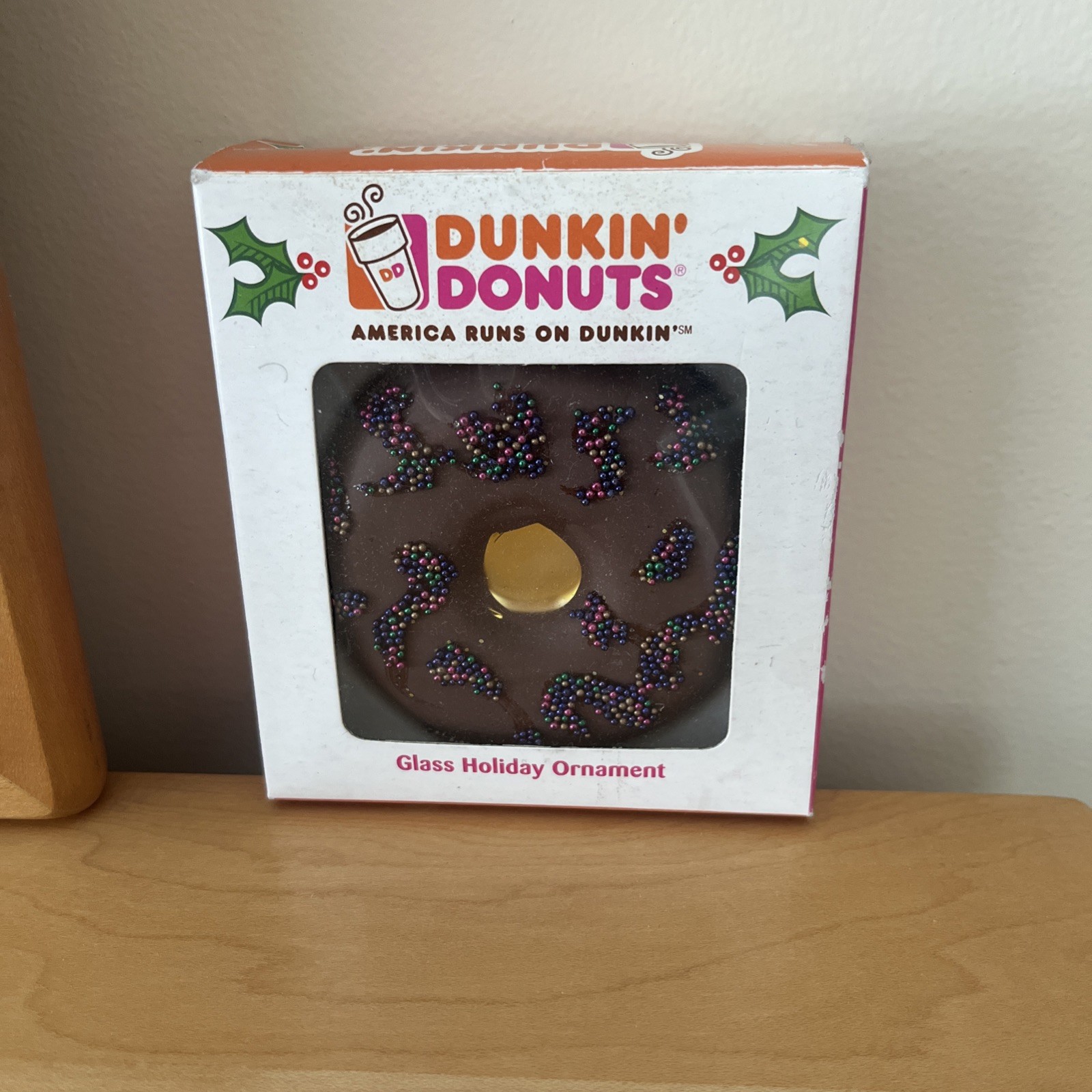 DUNKIN DONUTS GLASS ORNAMENT KURT ADLER 2007 CHOCOLATE W/ SPRINKLES NEW IN BOX