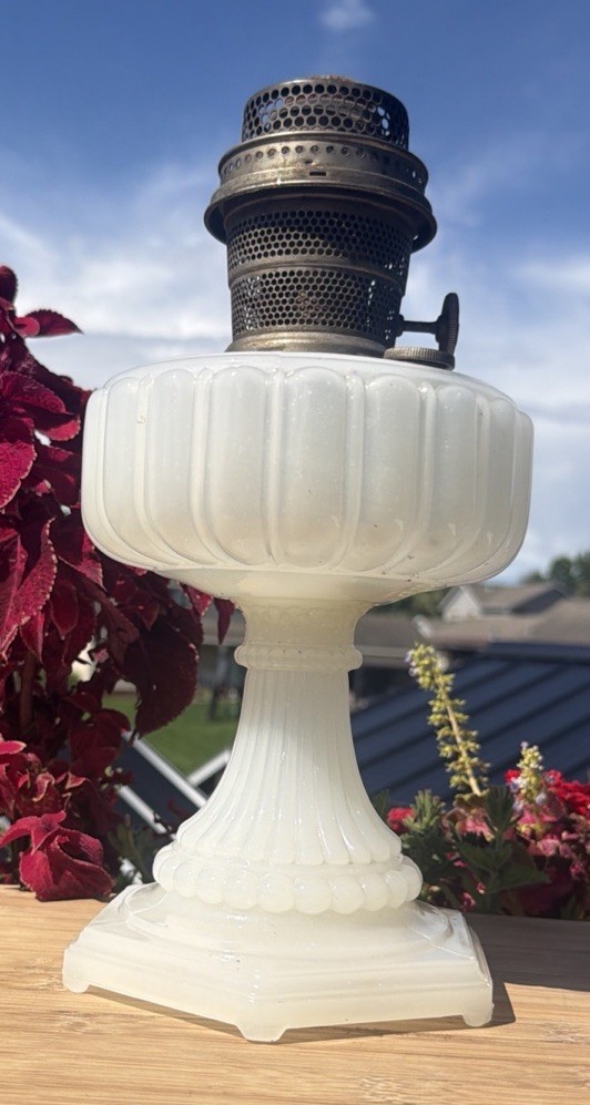 ALADDIN Solid White Moonstone Fluted Pedestal Corinthian Table Lamp Model B NICE