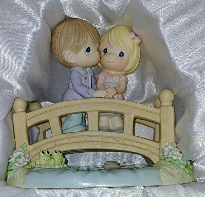 Precious Moments Our Love Is The Bridge To Happiness LE Porcelain Box 2008