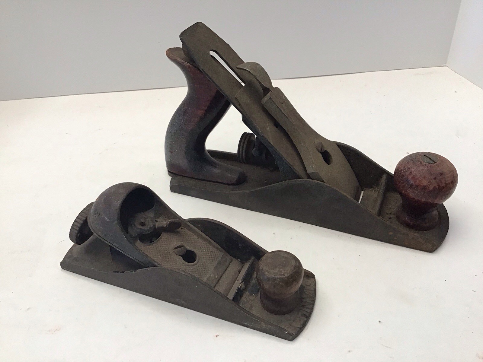 Vintage Antigue Stanley Tools 2 Planers, One Is A No 220,