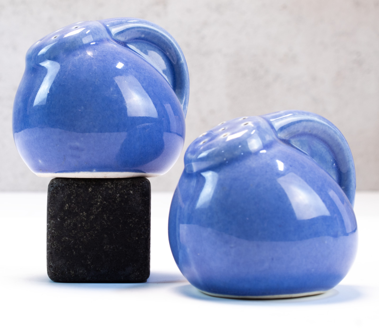 Vintage Pottery Salt And Pepper Shakers Cobalt Blue Shakers NO Cork Stoppers Vintage Pottery Salt And Pepper Shakers Cobalt Blue Shakers NO Cork Stoppers