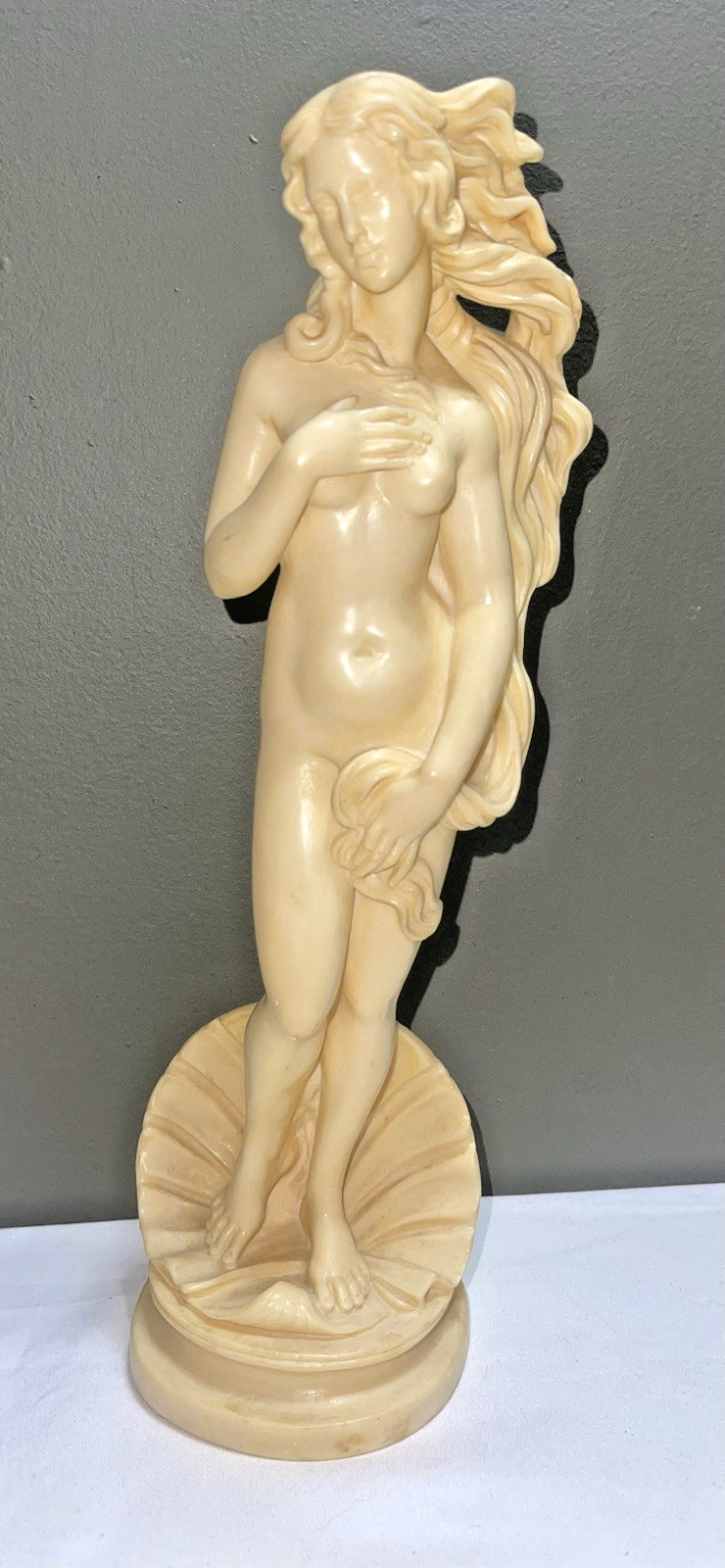 Italian Style Venus Art Figurine Sculpture Beige Resin Matte Medium 11\