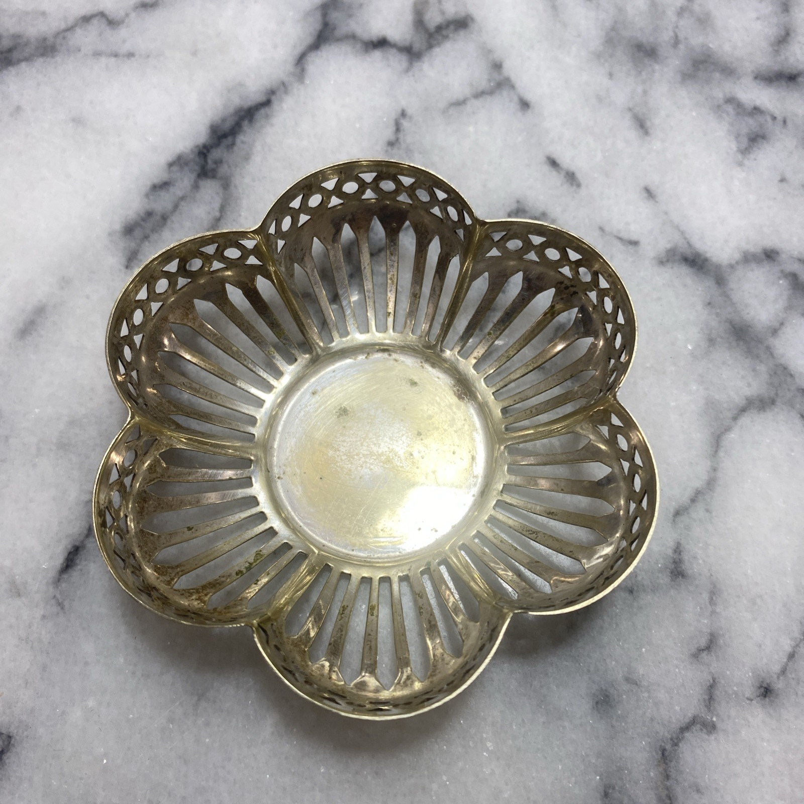 Made In England Vtg EPNS  Electro Plated Nickle Silver Candy Dish