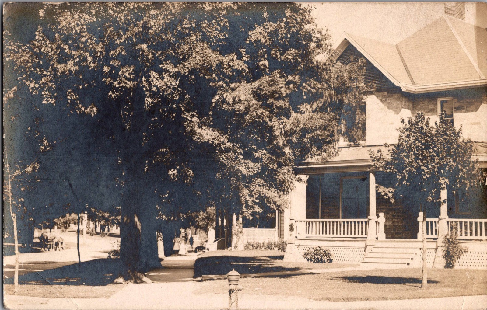 [52g16] Postcard RPPC 1909, Residence, Leipsic Ohio (?)