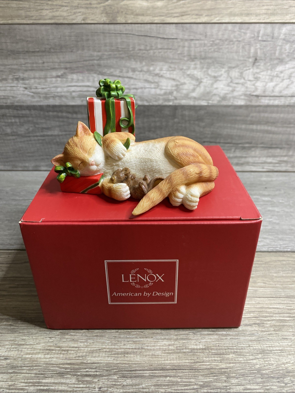 LENOX KITTY\'S CHRISTMAS NAP FIGURINE with Box