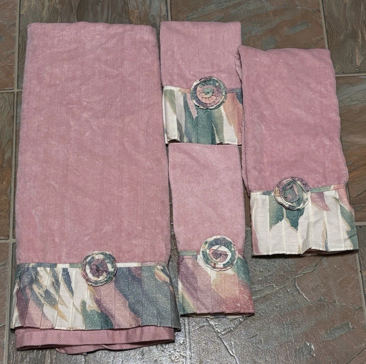 Vintage Avanti Look Dusty Pink Bathroom Towel Set 80s 90s Vibes Pleats