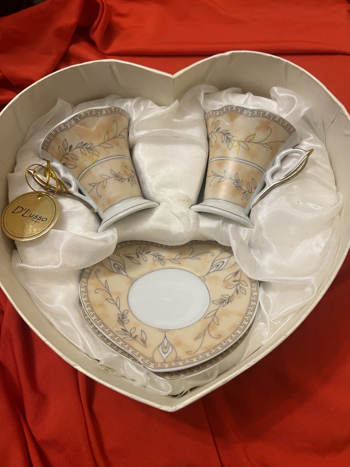 D\'Lusso Designs Heart-Shaped Floral Porcelain Cup & Saucer Four-Piece Set