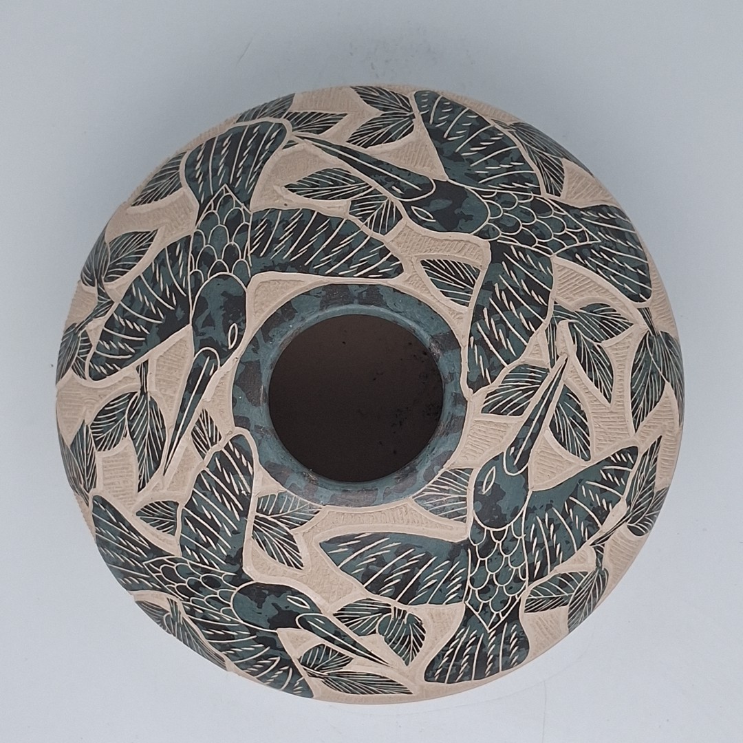 Mata Ortiz handmade pottery  by Lupe Soto  3.25 Tall 6\