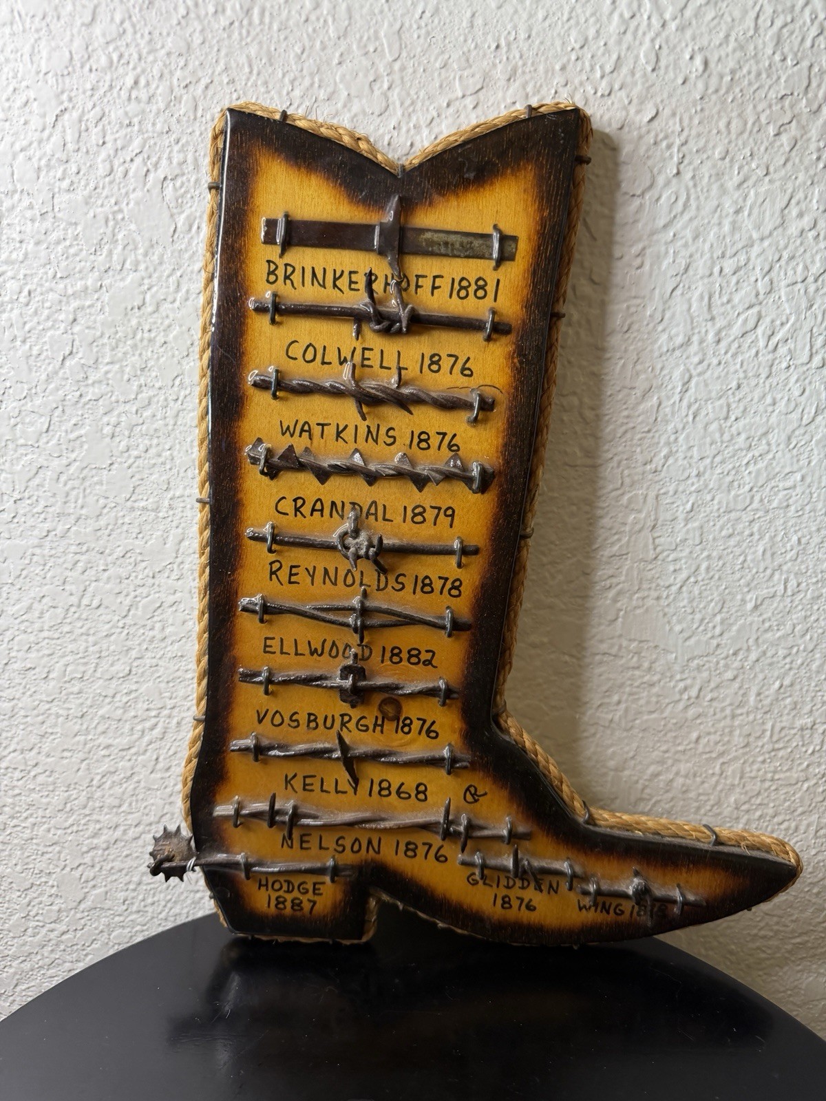 Vintage Texas Antique Barbed Wire 12 Sample Boot Plaque Dalton Gang San Angelo