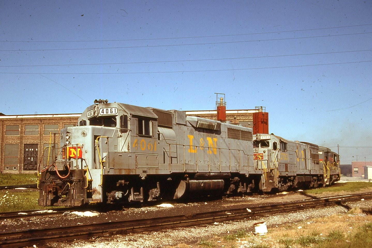 (Lot #9018, Set of 40)  LOUISVILLE & NASHVILLE SLIDES  ++SEPTEMBER SPECIAL++