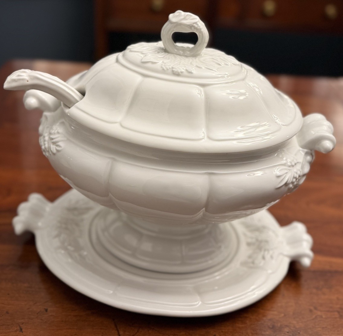Vintage Red Cliff Ironstone Grape Soup Tureen Set Lid Ladle Underplate Platter