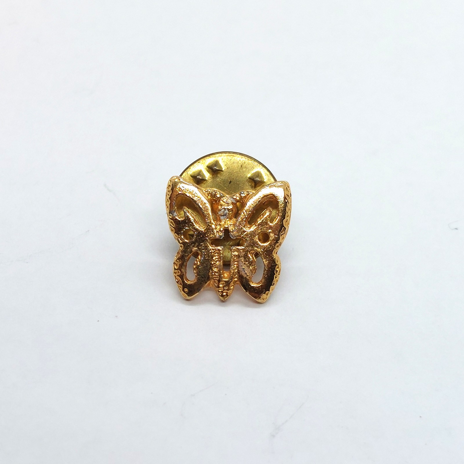 Vintage Goldtone Filigree Butterfly Cutout Textured Delicate Nature Lapel Pin