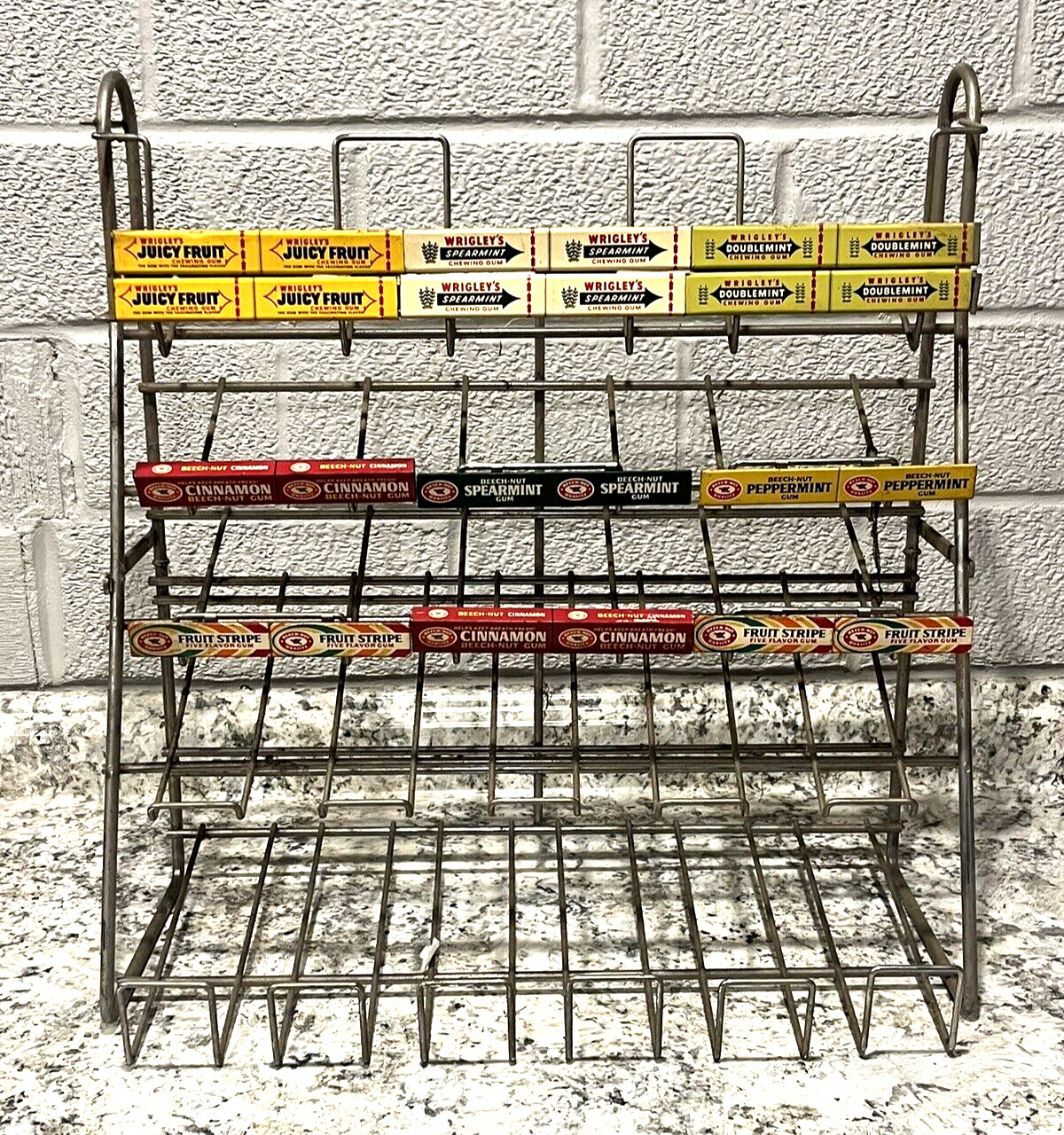 VINTAGE BEECH - NUT & WRIGLEYS CHEWING GUM COUNTER TOP STORE DISPLAY RACK (18A)
