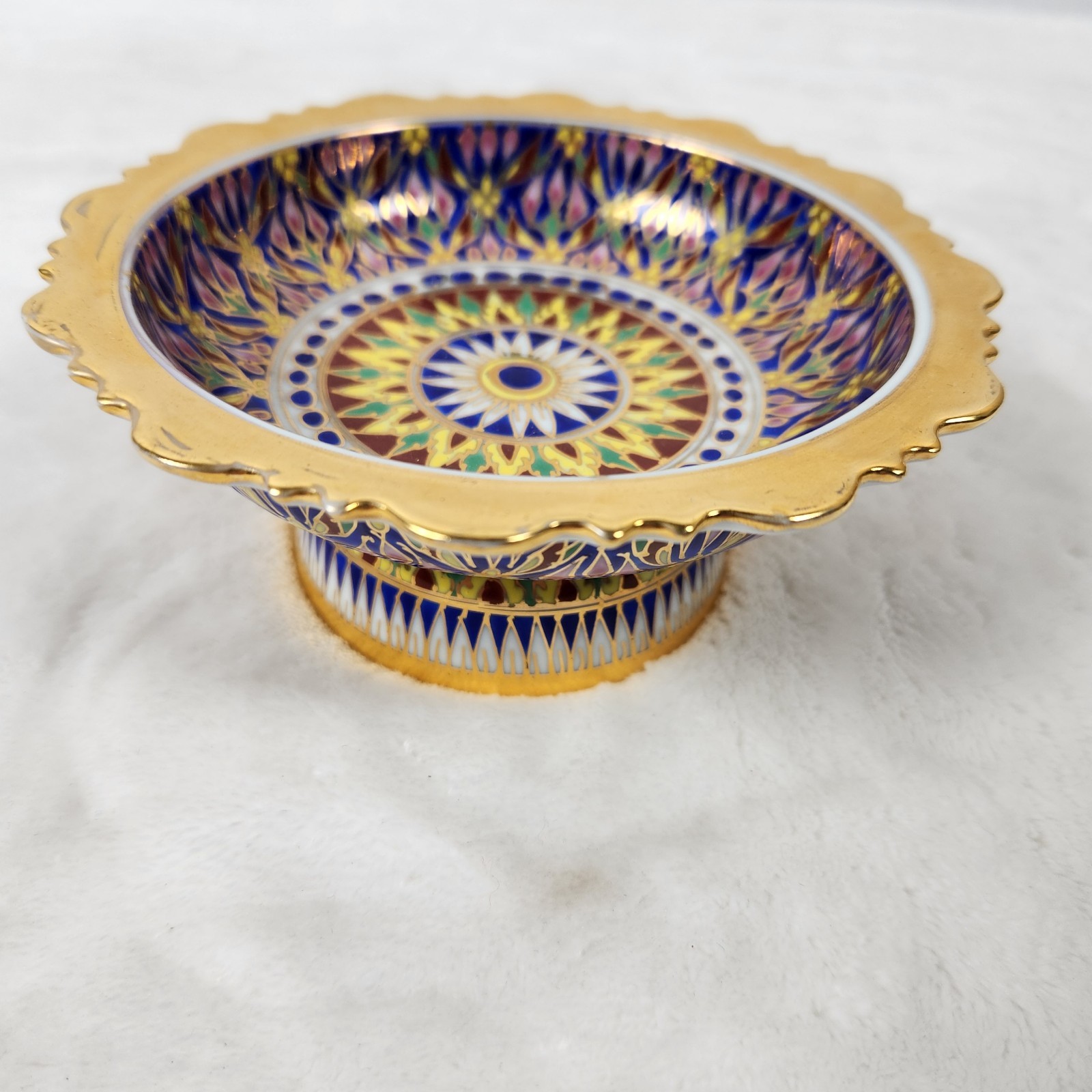 Thai Porcelain Benjarong Bencharong Stem Dish Tazza Butterfly Lotus Gold Edge