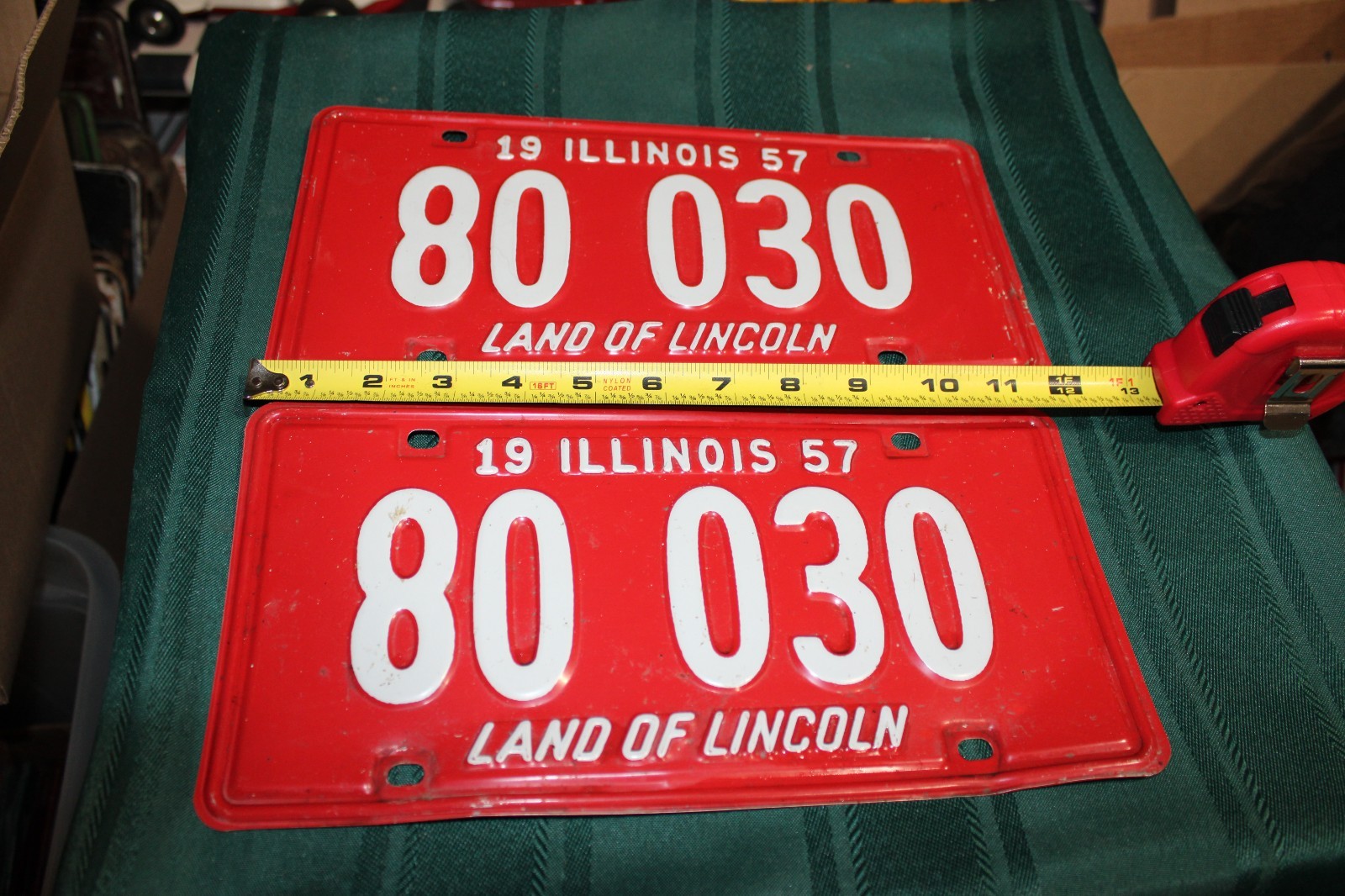 BEAUTIFUL METAL PAIR  ILLINOIS LICENSE PLATES  1957 80 030