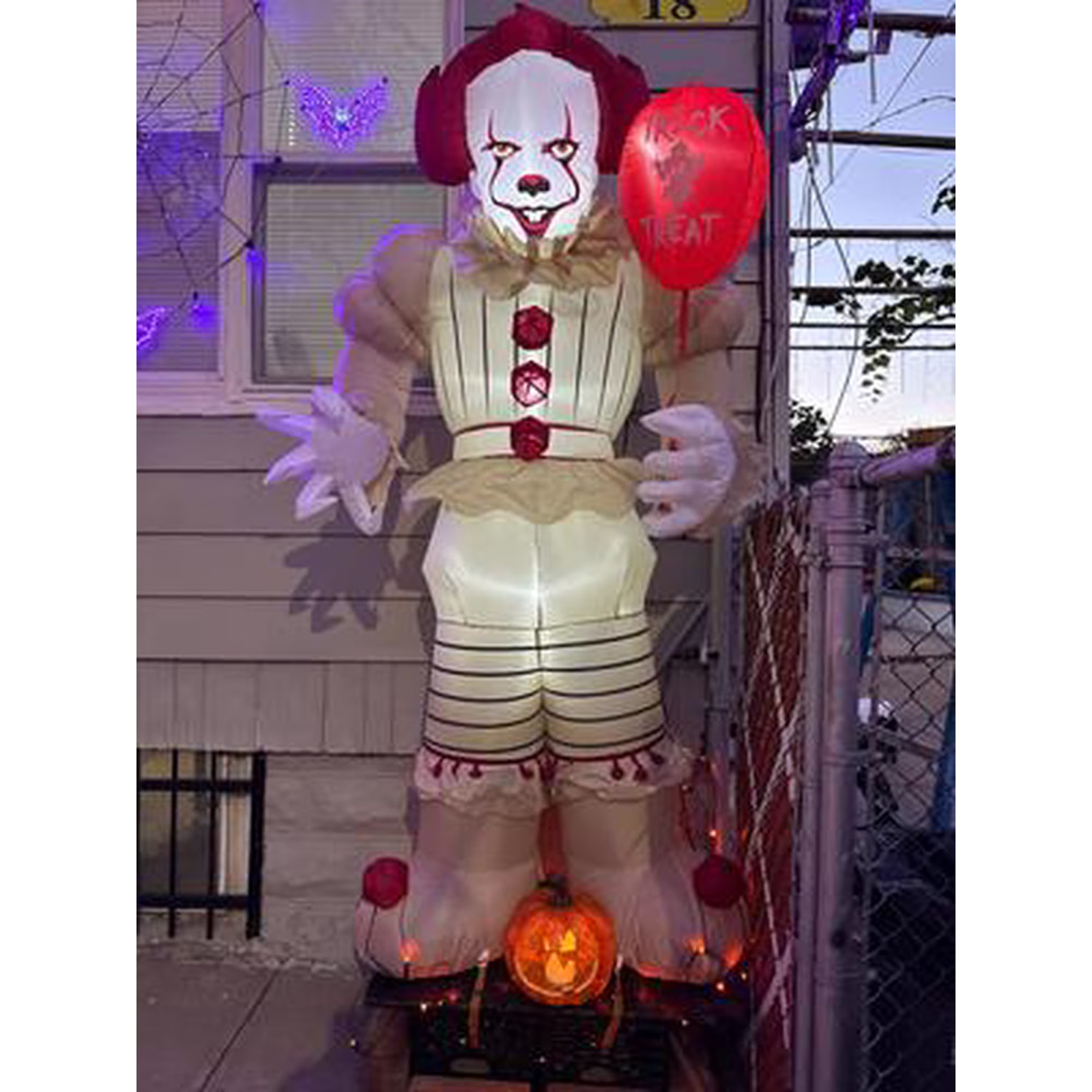 Warner Bros 8ft Pennywise Red Balloon LED Halloween Yard Inflatable IT Prop