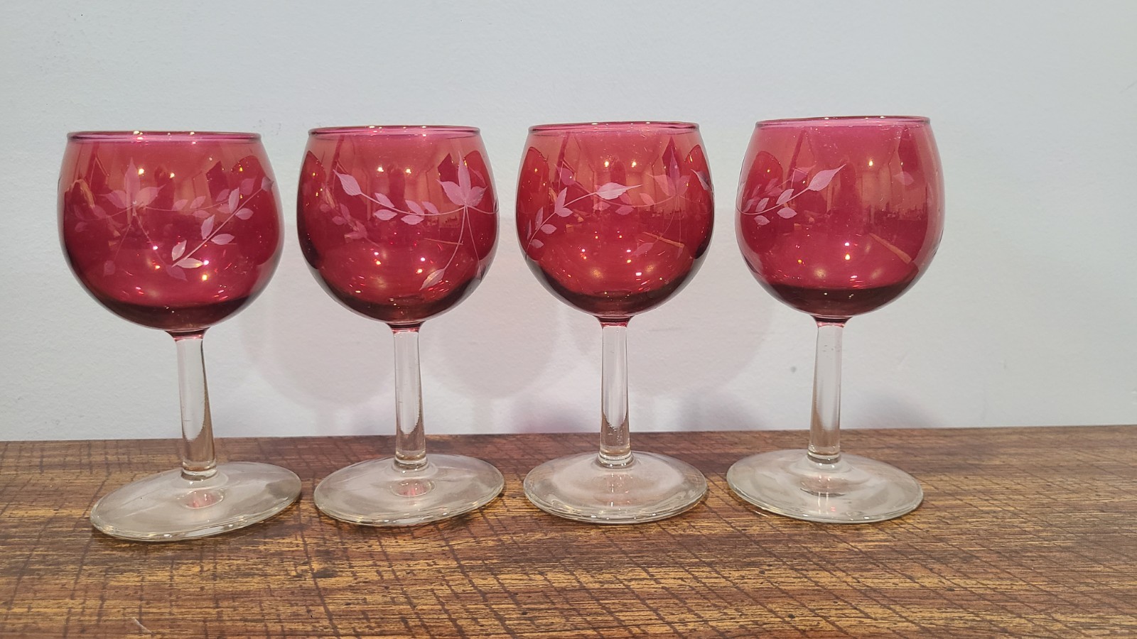 Set Of 4 Etched Cranberry Glass Wine Goblets Vintage Glasses Set Of 4 Etched Cranberry Glass Wine Goblets Vintage Glasses