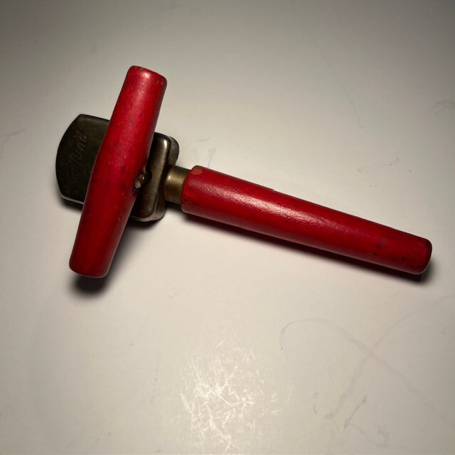 VINTAGE EDLUND JR. #5 hand operated CAN OPENER red in color and in good shape