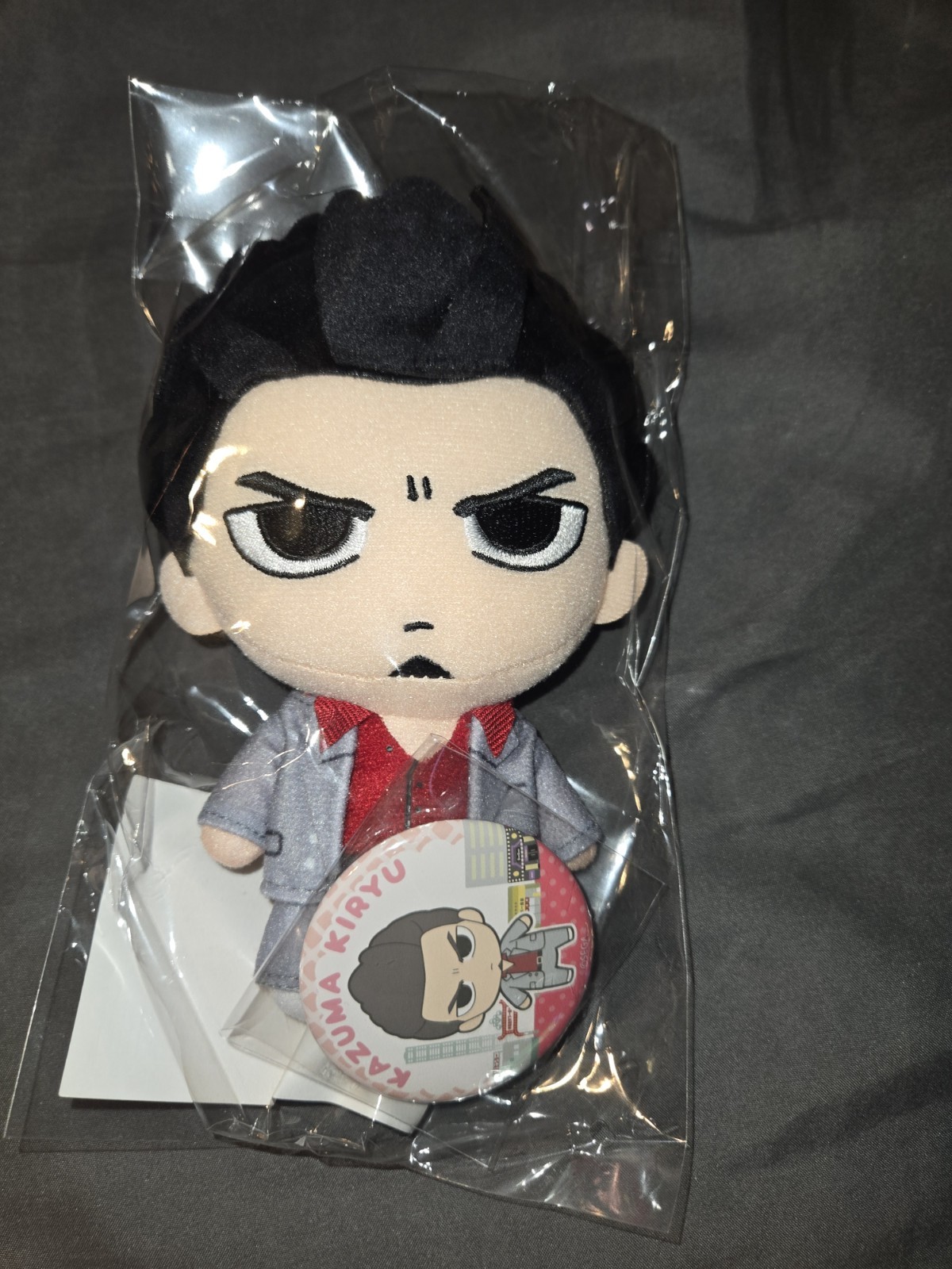 Ryu ga Gotoku Plush Toy & Can Badge Set Yakuza Kiwami Kazuma Kiryu Like a Dragon