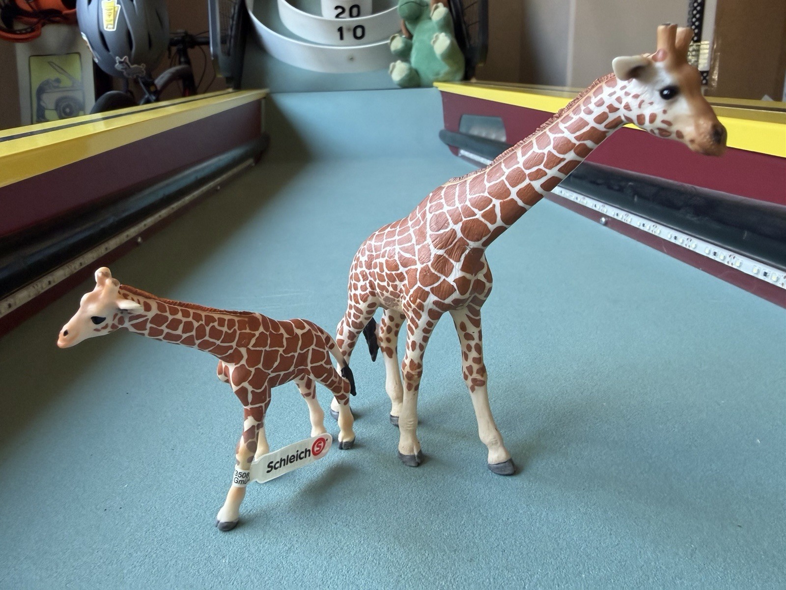 Schleich GIRAFFE Adult 14320 Female + 14321 Calf Figure Wildlife 2003 Retired