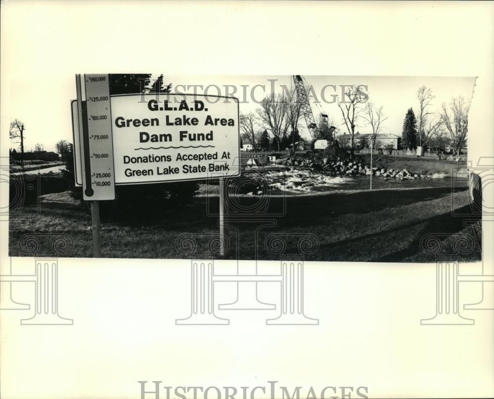 1987 Press Photo Residents of Green Lake area raised $136,000 for dam repairs 1987 Press Photo Residents of Green Lake area raised $136,000 for dam repairs