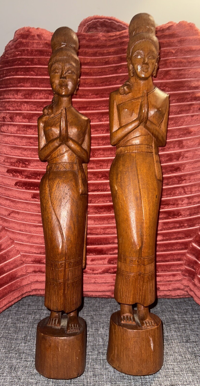 Vtg Hand Carved Teak Wood Sawasdee Women Greeter Statues 20\