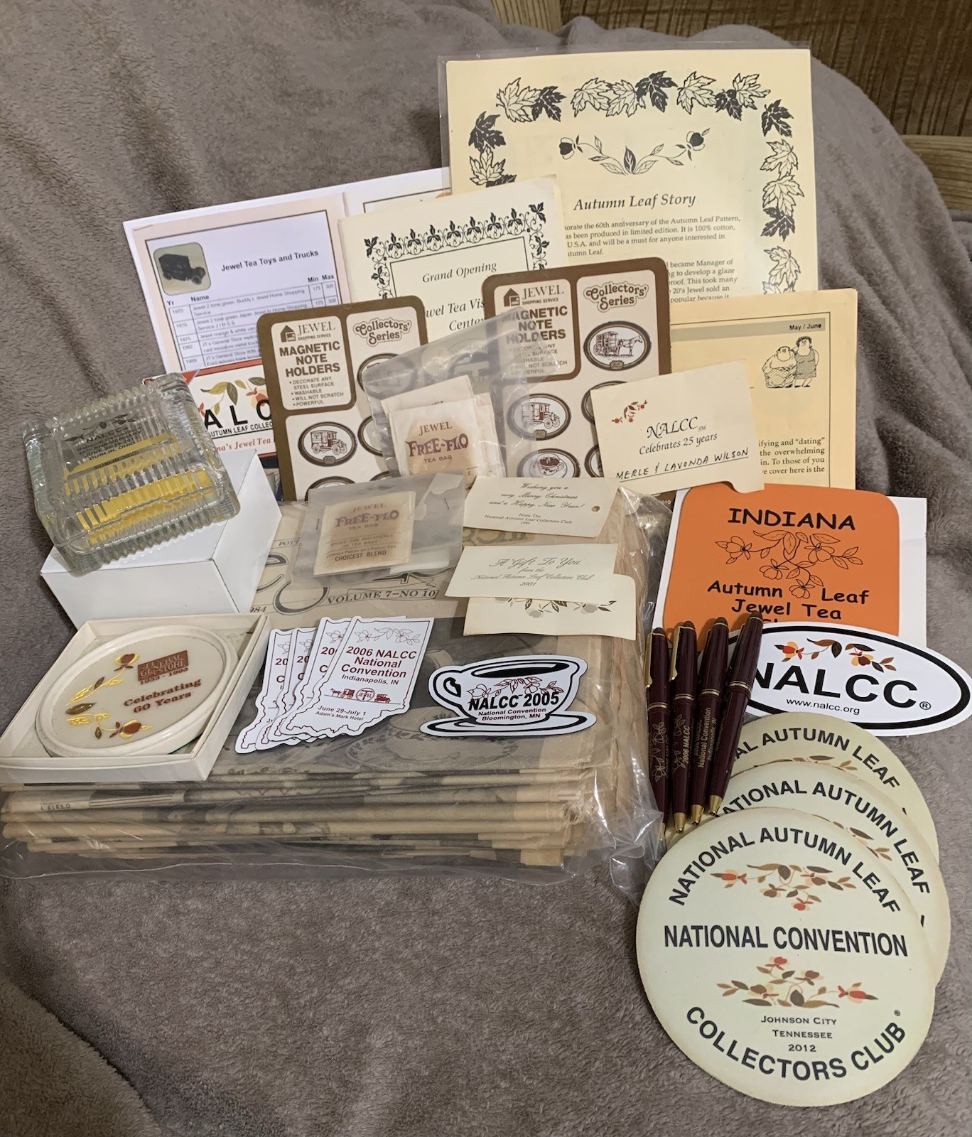 NALCC Jewel Tea Misc Items Lot - Mostly Advertising & Magnetic Note Holders NALCC Jewel Tea Misc Items Lot - Mostly Advertising & Magnetic Note Holders