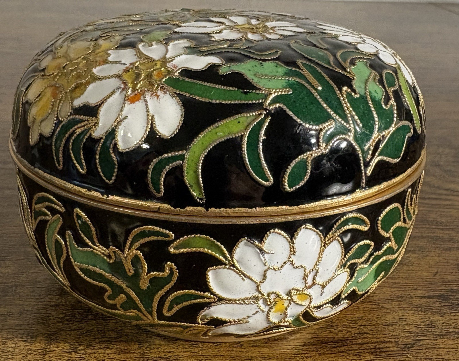 Vintage Chinese Black Cloisonne Trinket Box Round White Floral Daisy 3.5\