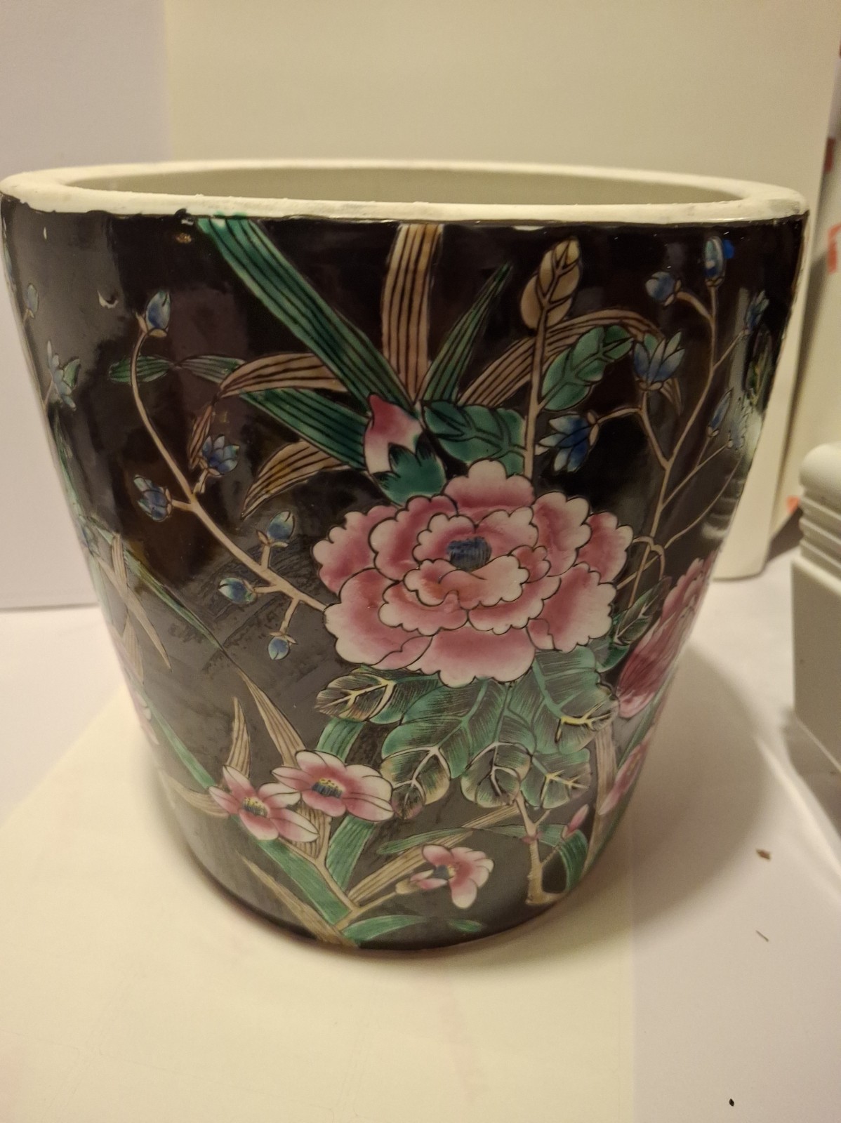 Mid-Century Chinese Export Porcelain Cachepot Pot, Original Labels, Famille Noir