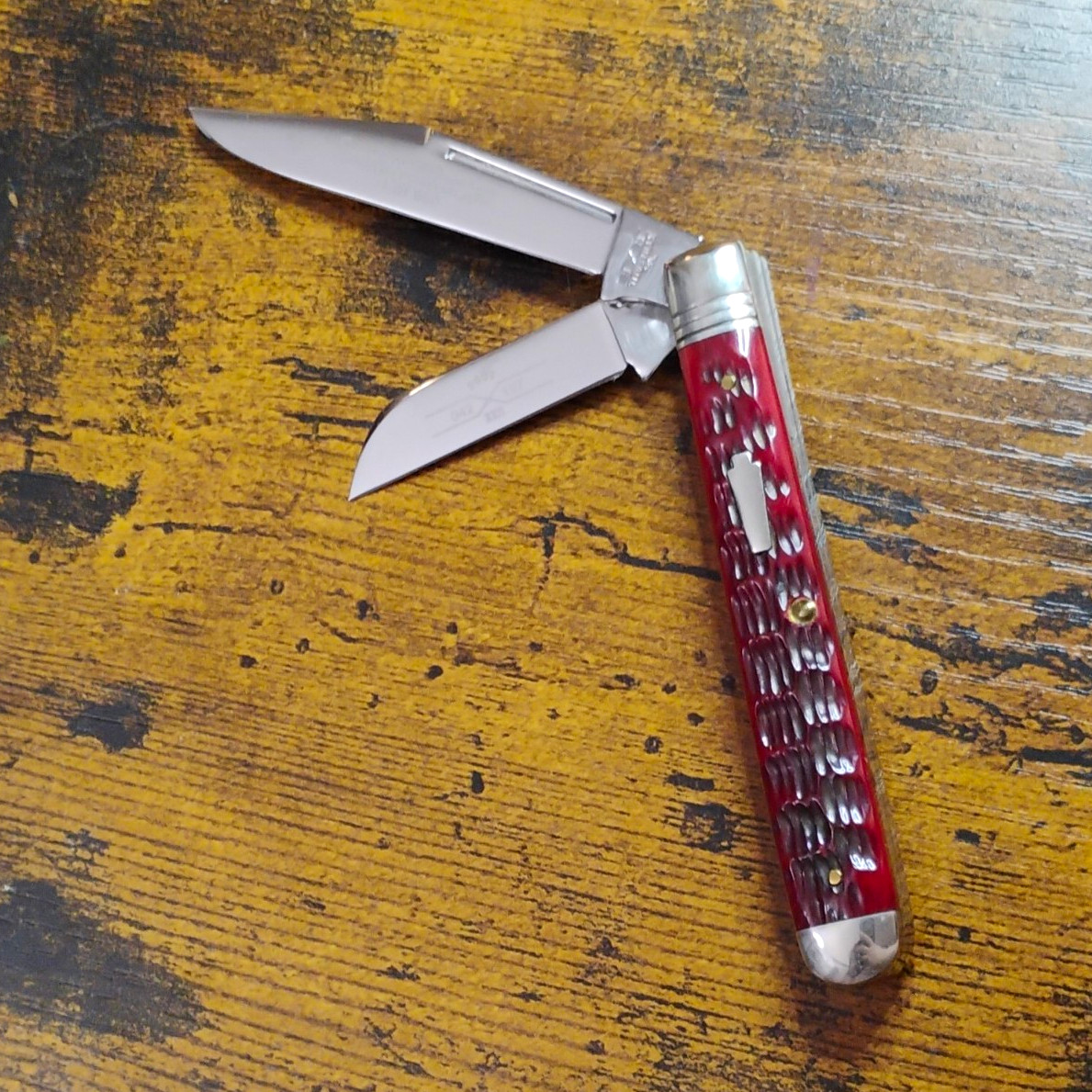 2007 Schatt and Morgan Series XVII Premium Trapper Crimson Bone NIB