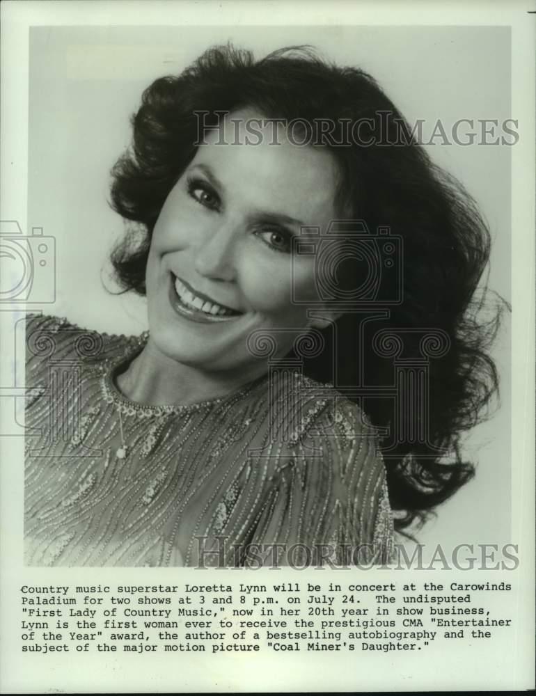 1983 Press Photo Singer Loretta Lynn at Carowinds Paladium Concert - lrp11776