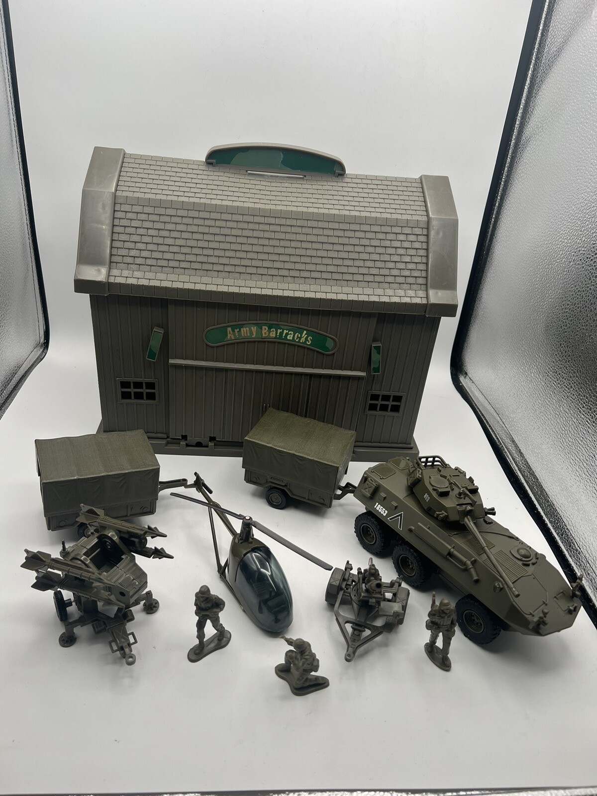 1996 NEW RAY USA Military Barracks Building, Armor, Helicopter, Carrier & More