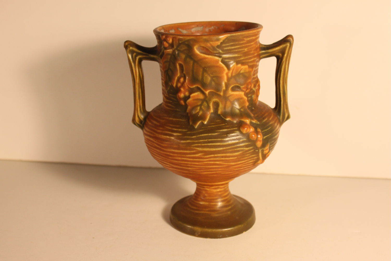 Roseville Pottery Bushberry Rust/Green Double Handle Vase - 156-6