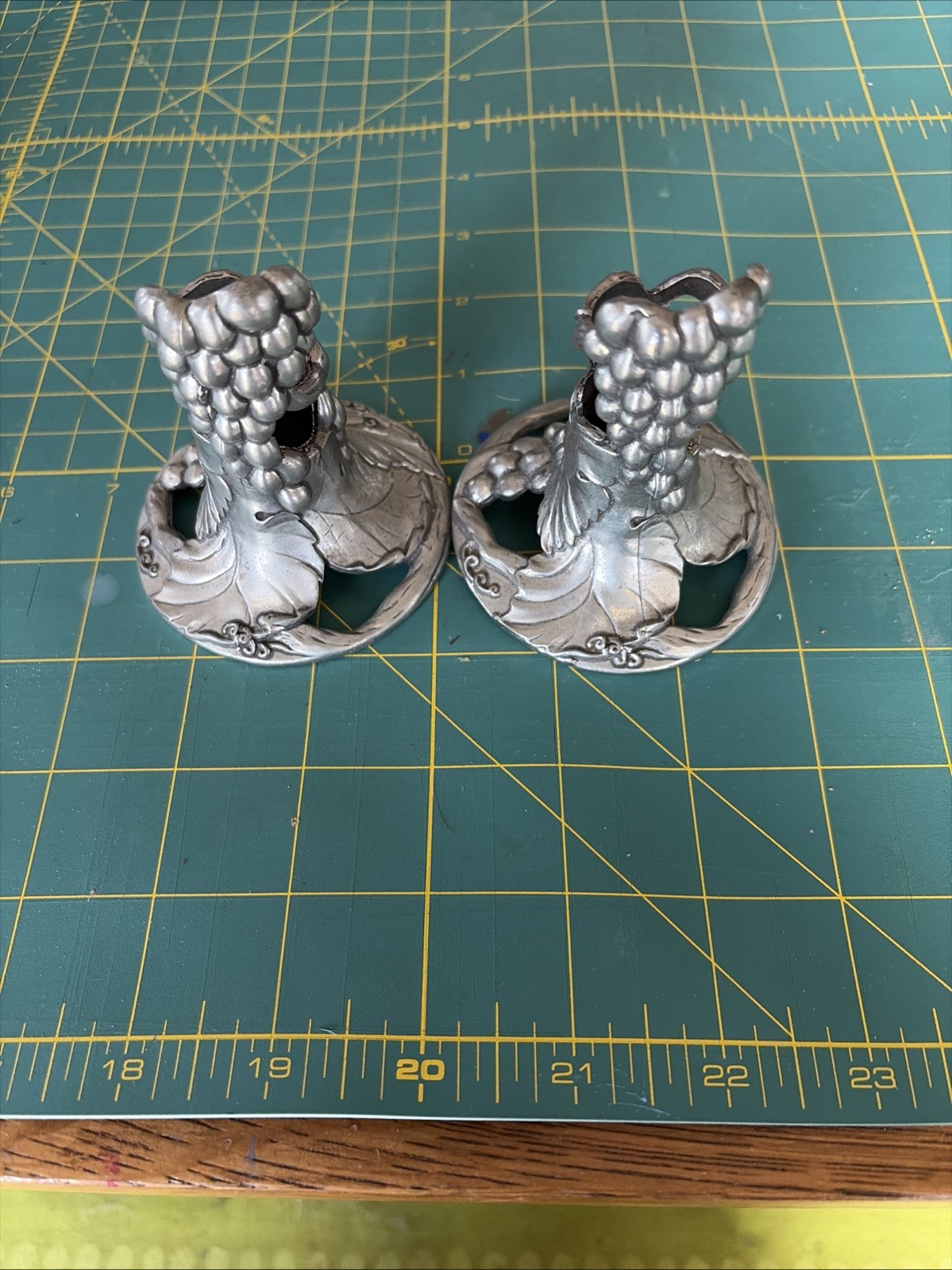 Vtg 1989 Seagull Grapes Pewter Two Candlesticks