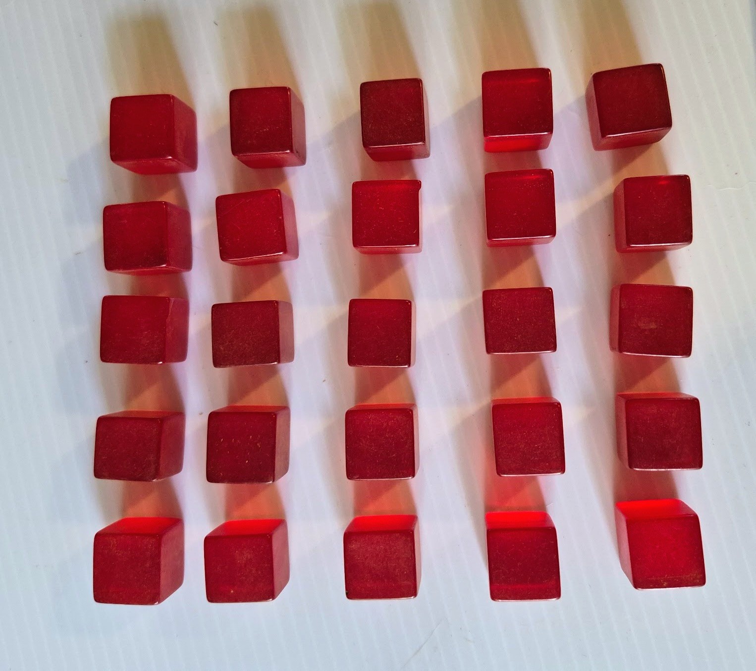 VINTAGE  25 FACTORY BLANK CATALIN DICE-CUBES TRANSPARENT RED 1/2” Bakelite 