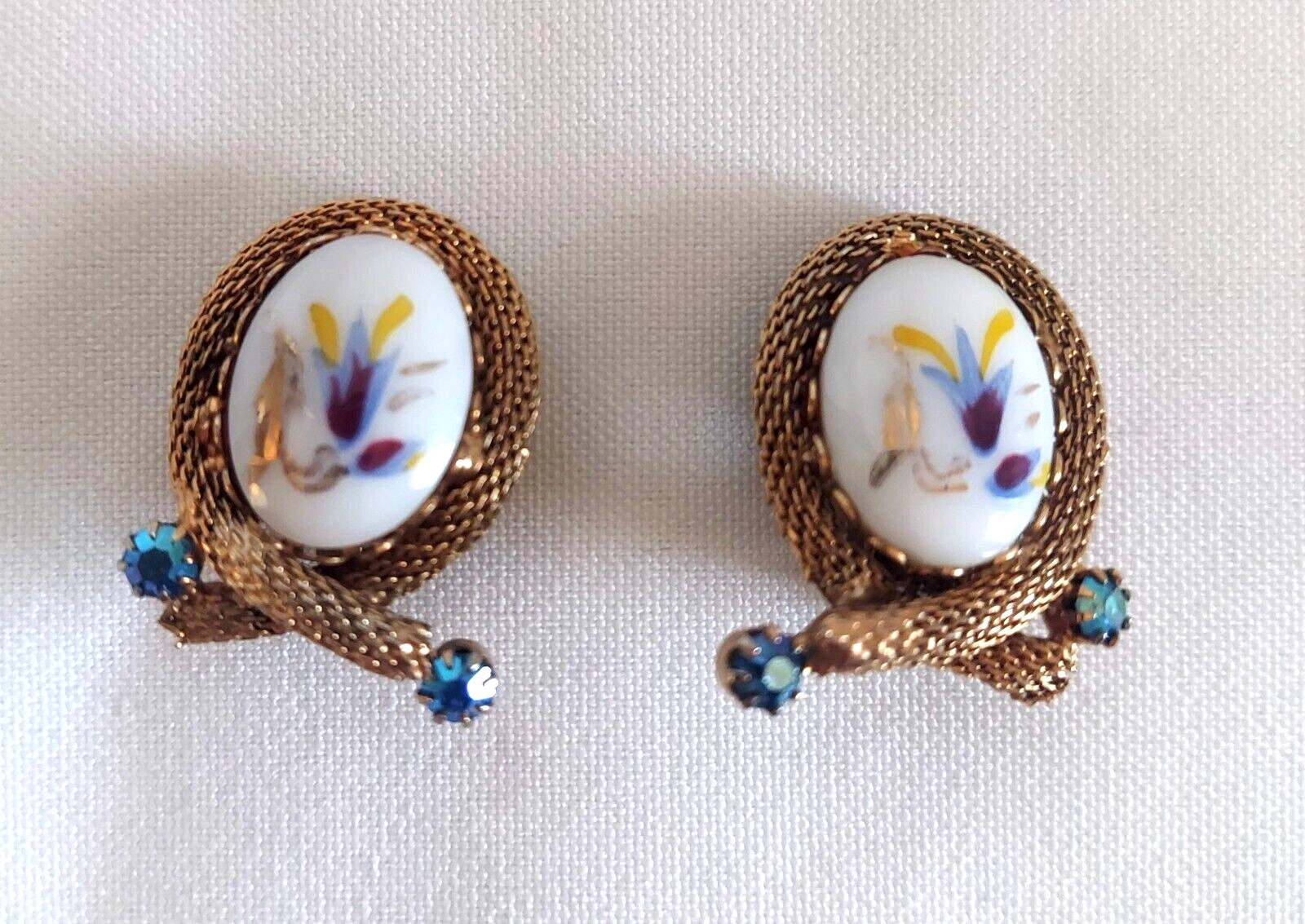 Goldtone Clip Clipped Vintage Earrings w/ Rhinestones 1950's