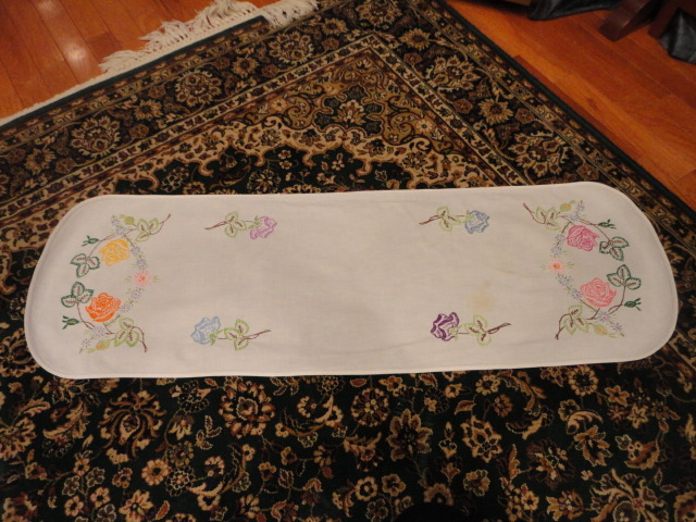 Linen Table Runner Embroidery Floral Roses 13 x 40 Vintage