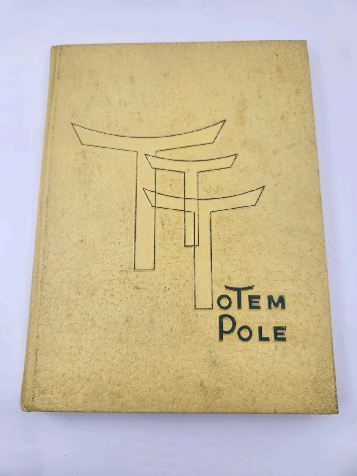 1971 Henrico High School Yearbook - Henrico County, Virginia TOTEM POLE 1971 VA 1971 Henrico High School Yearbook - Henrico County, Virginia TOTEM POLE 1971 VA