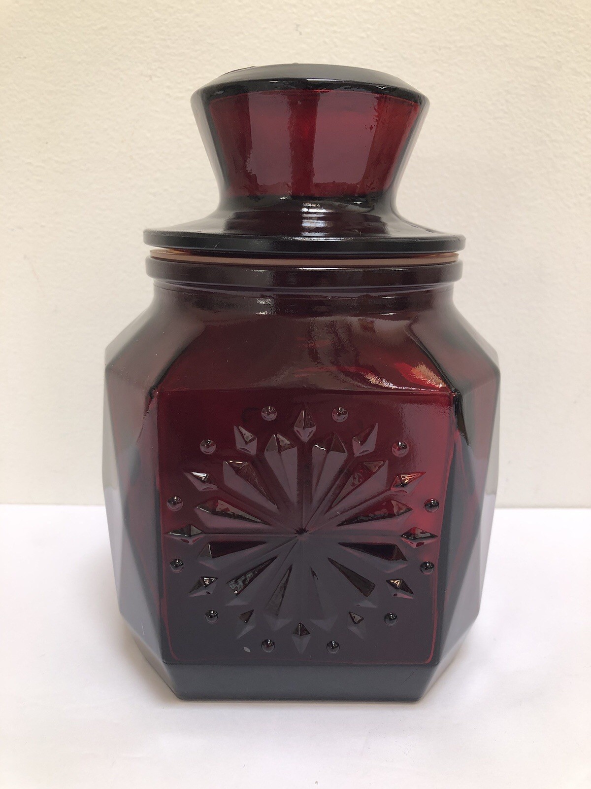 VTG Wheaton Snowflake Sunburst Ruby Red 7.5”Glass Apothecary Jar Canister w/Lid