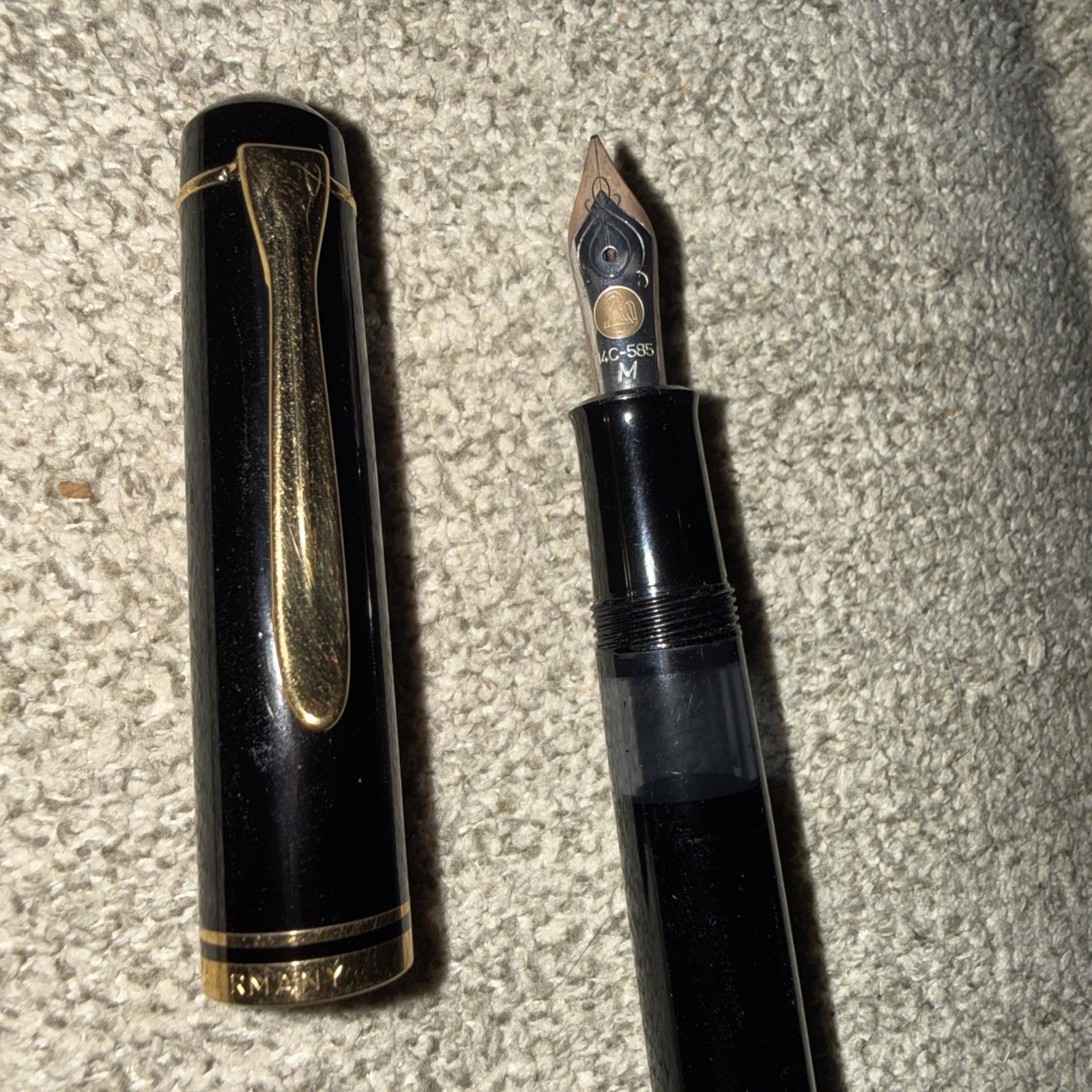 PELIKAN VINTAGE OLD STYLE 14C 585 M MEDIUM GOLD NIB FOUNTAIN PEN Black Germany