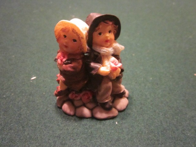 VTG Boy & Girl Couple Country Style Figurine 2 3/4