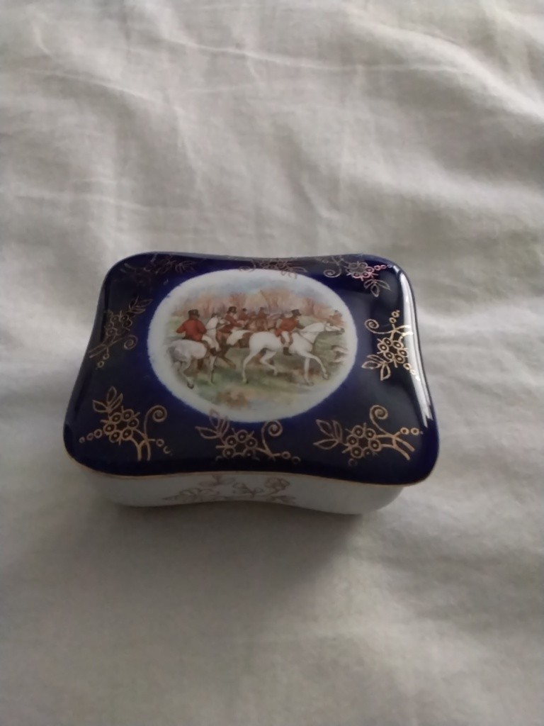 Ka Ker Artis Tinker Box English Fox Hunting Antique 1970's Vintage Collectible