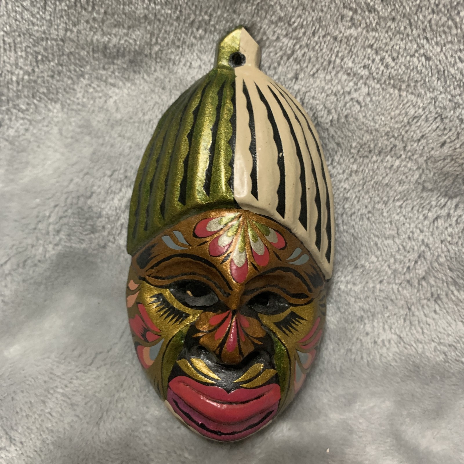 Vintage African Inspired Hand-Carved & Painted Wood Mask Wall Decor 5.5\ Vintage African Inspired Hand-Carved & Painted Wood Mask Wall Decor 5.5\