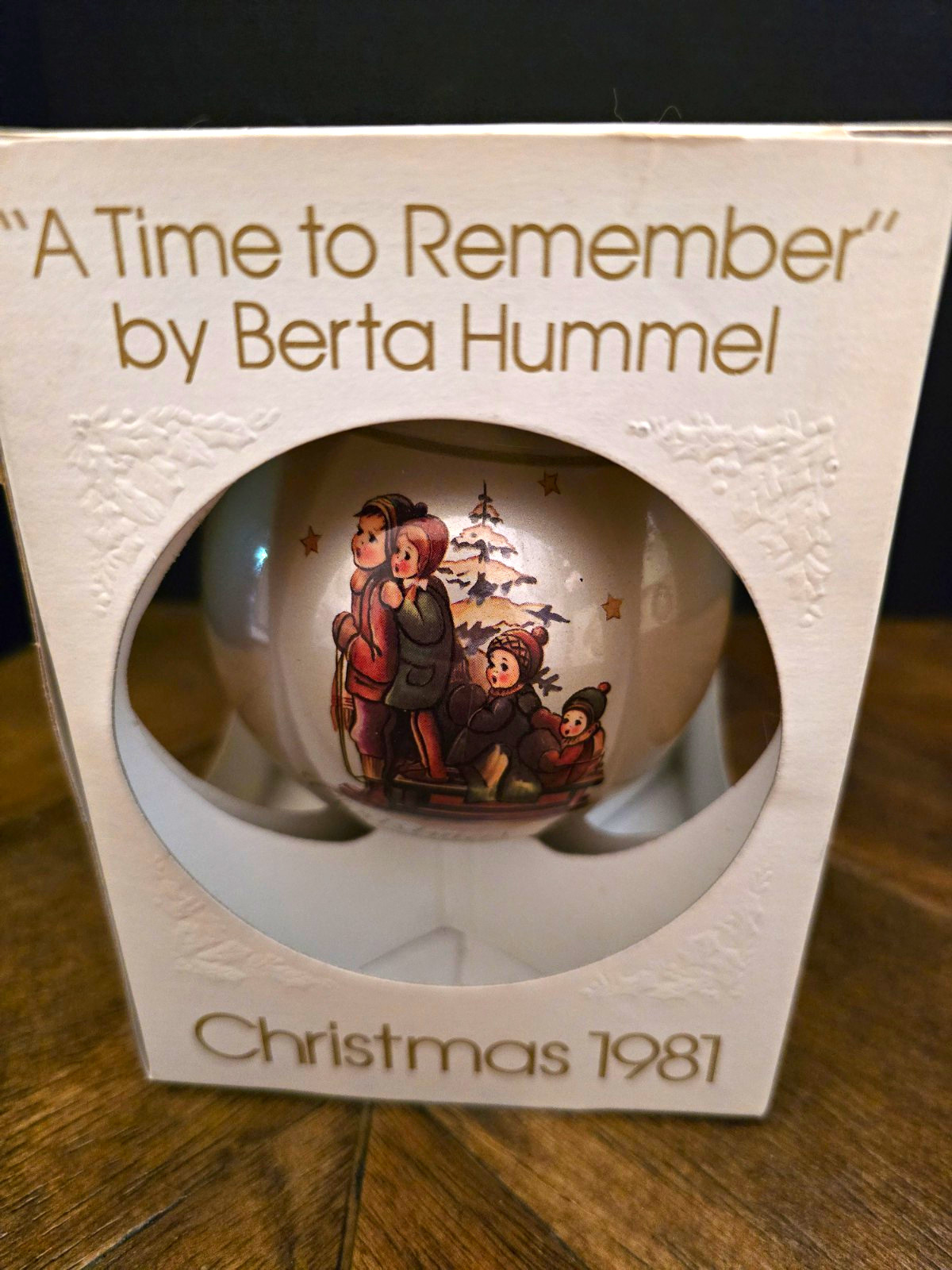 Schmid Limited Edition Hanging Ball Ornament White Christmas 1981 MPN 177708