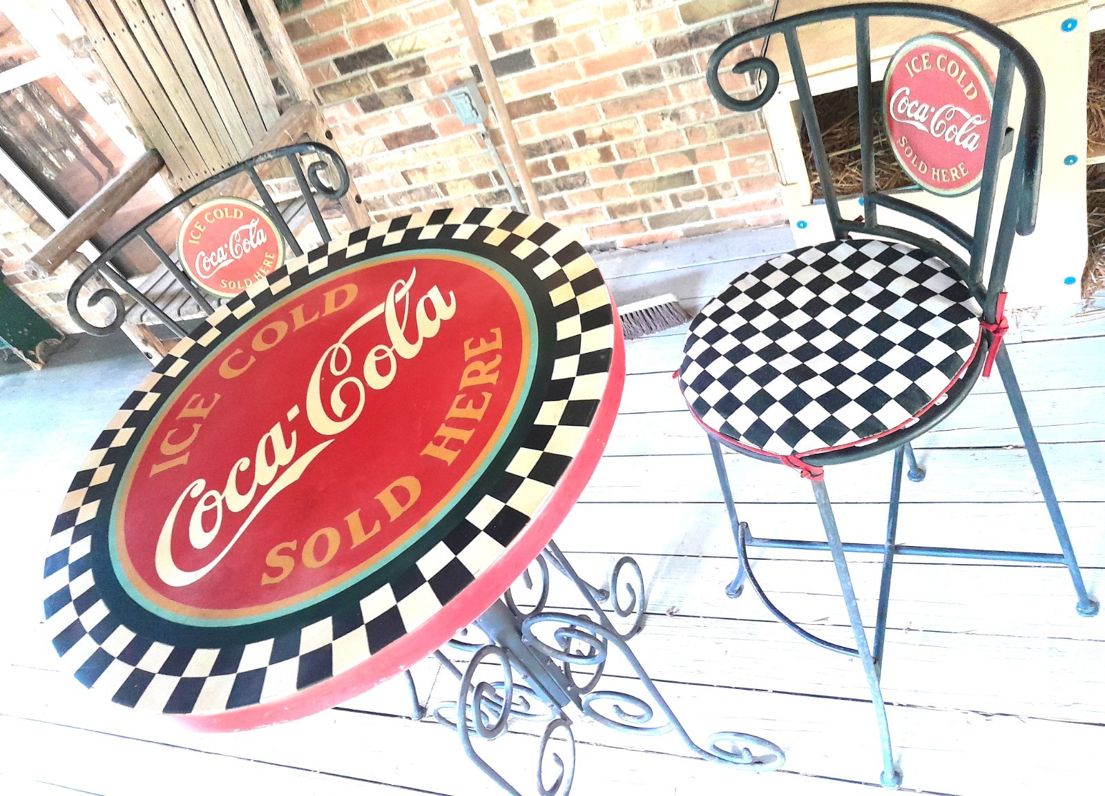Vintage Coca Cola Table And Chairs Vintage Coca Cola Table And Chairs