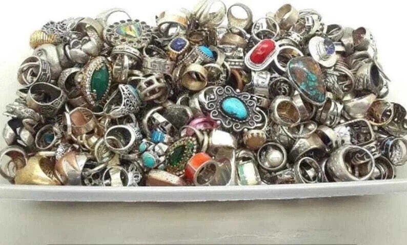 A 5 Pcs RINGS LOT ASSORTED STERLING SILVER 925 WHOLESALE RESALE VINTAGE NOW Buy
